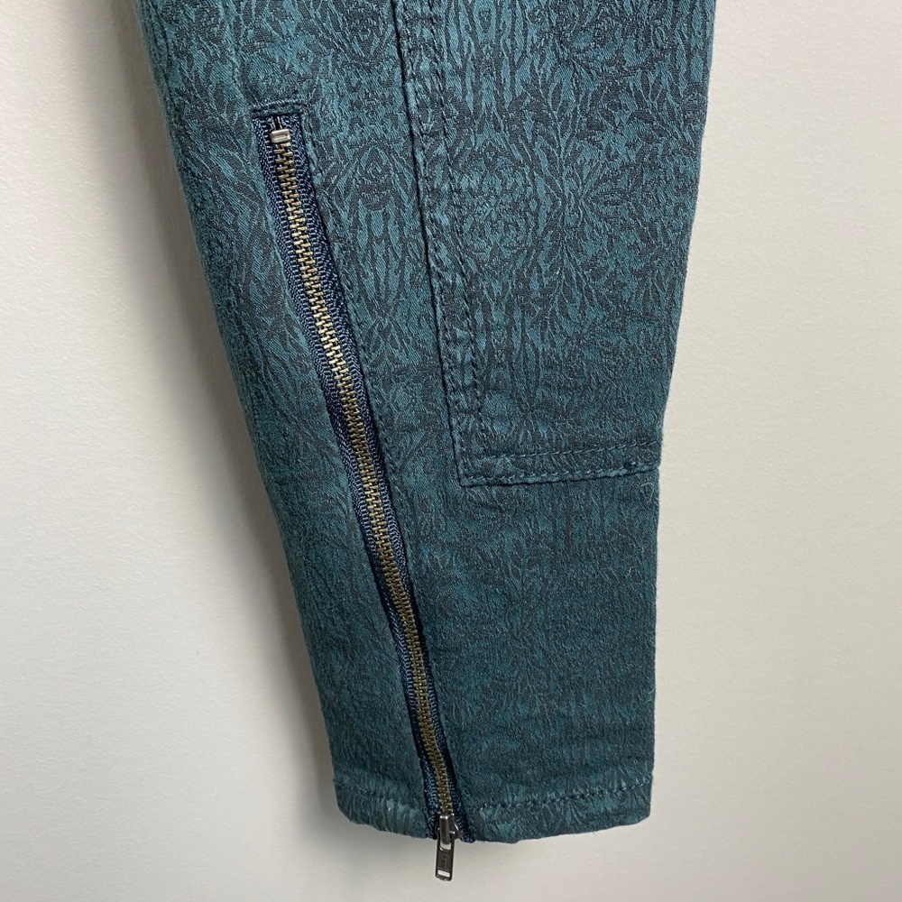 Pilcro and The Letterpress Green Forest Floral Stretch‎ Pant Size 26 Zipper Hems - Picture 2 of 14